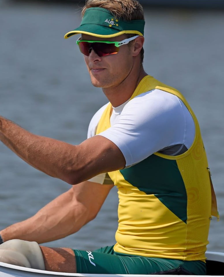Five canoeists progress to the finals image