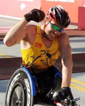 Fearnley wins fifth Chicago Marathon image