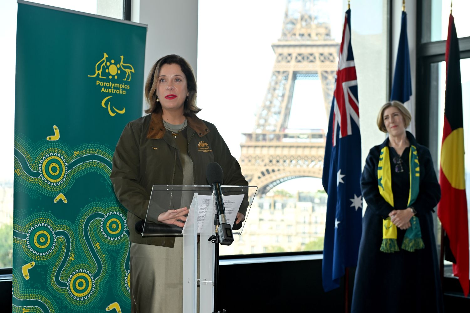 Minister Wells To Push Ahead On Runway To Brisbane 2032  image