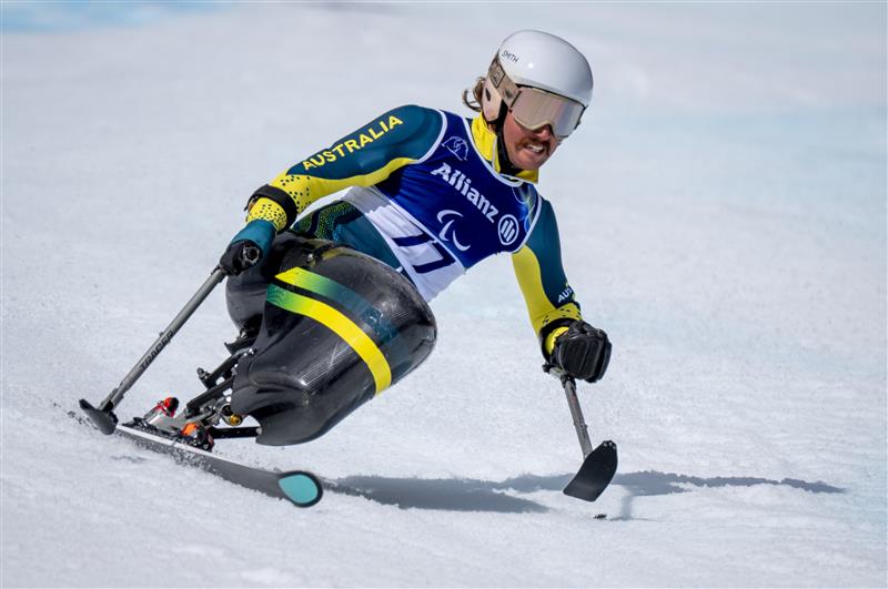 Hanlon Uses All His Skills To Complete Bumpy Giant Slalom image