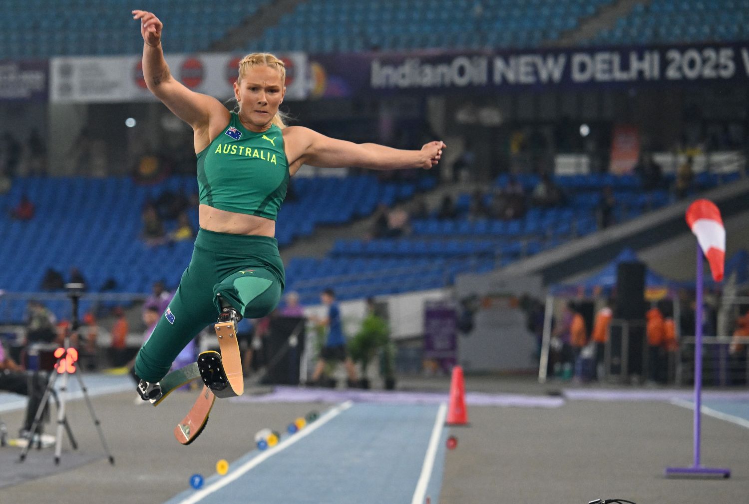 Paralympic Legend Vanessa Low Soars To World Title   image