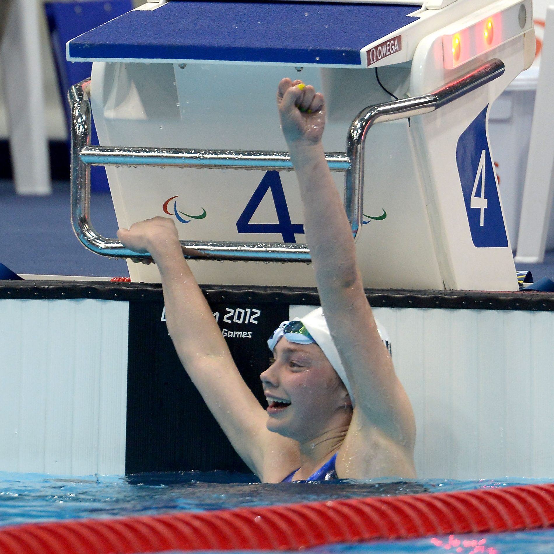 Maddie Elliott and the women’s relay team storm to Glasgow gold image