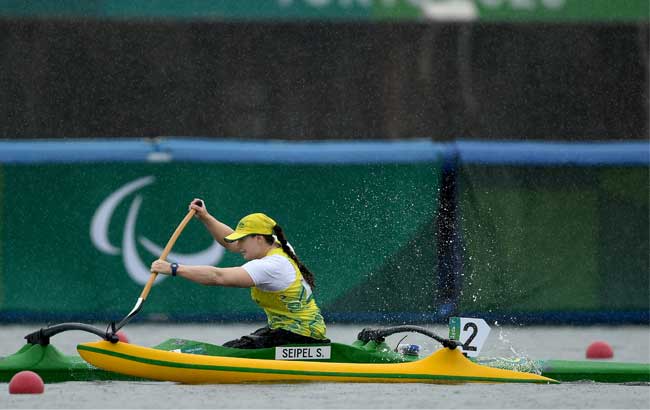 Aussies assert dominance on day one of para-canoe image