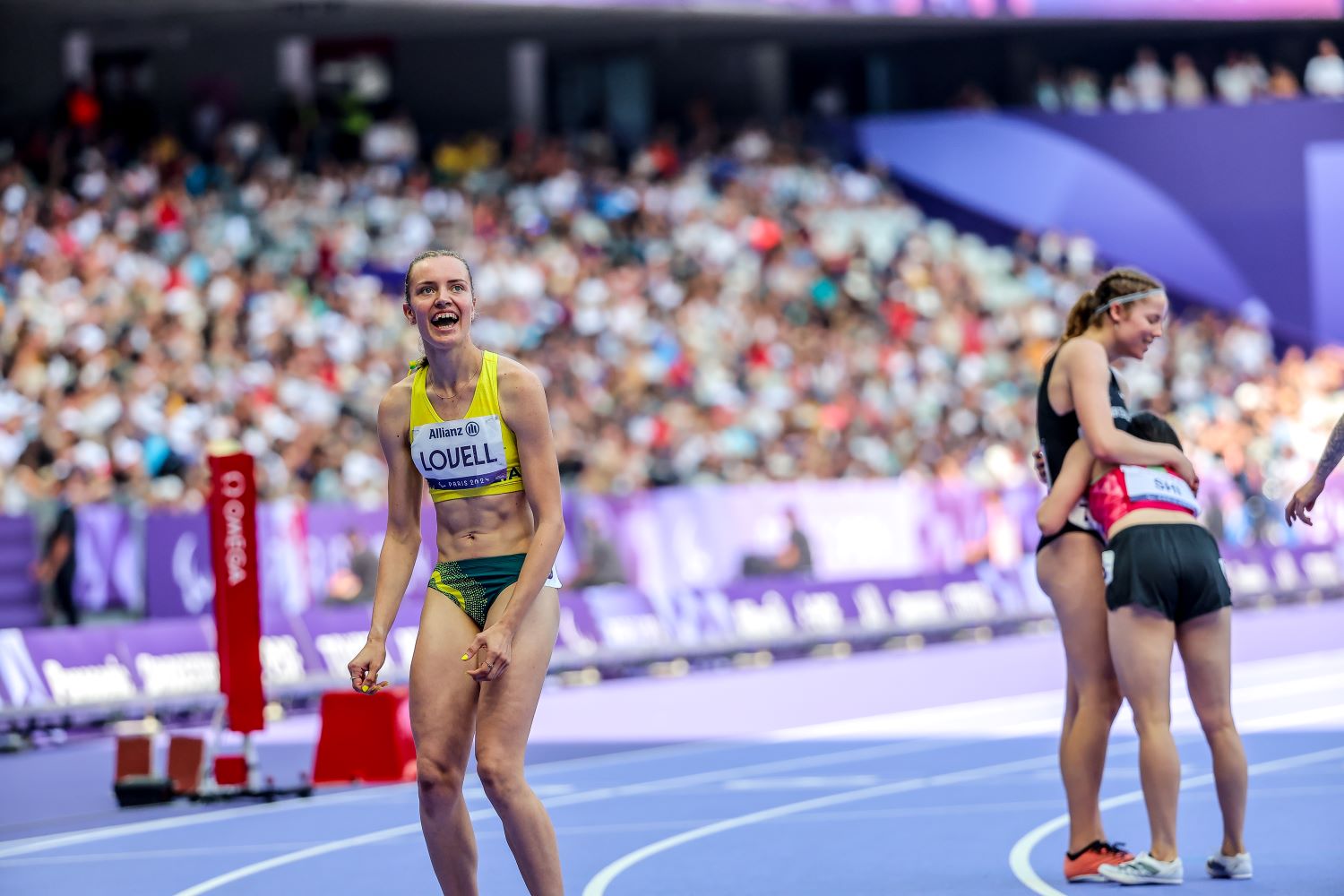 Butterflies Cast Aside As Debutants Go Big With Bronze  image