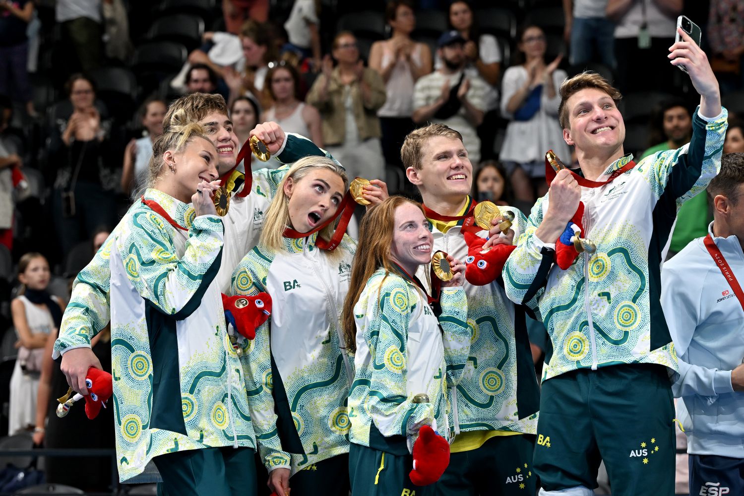 GOLD No.8: Power Finish Seals Dream Team Success  image