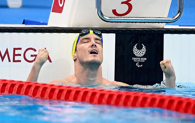 Dolphins Deliver on the Dais image