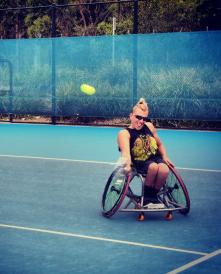 Australians knocked out of Oz Open image