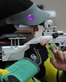 Maroney shoots straight for gold image