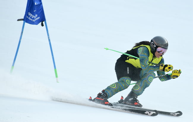 Perrine Begins Final Games Tilt, Tudhope Chases Second Medal image