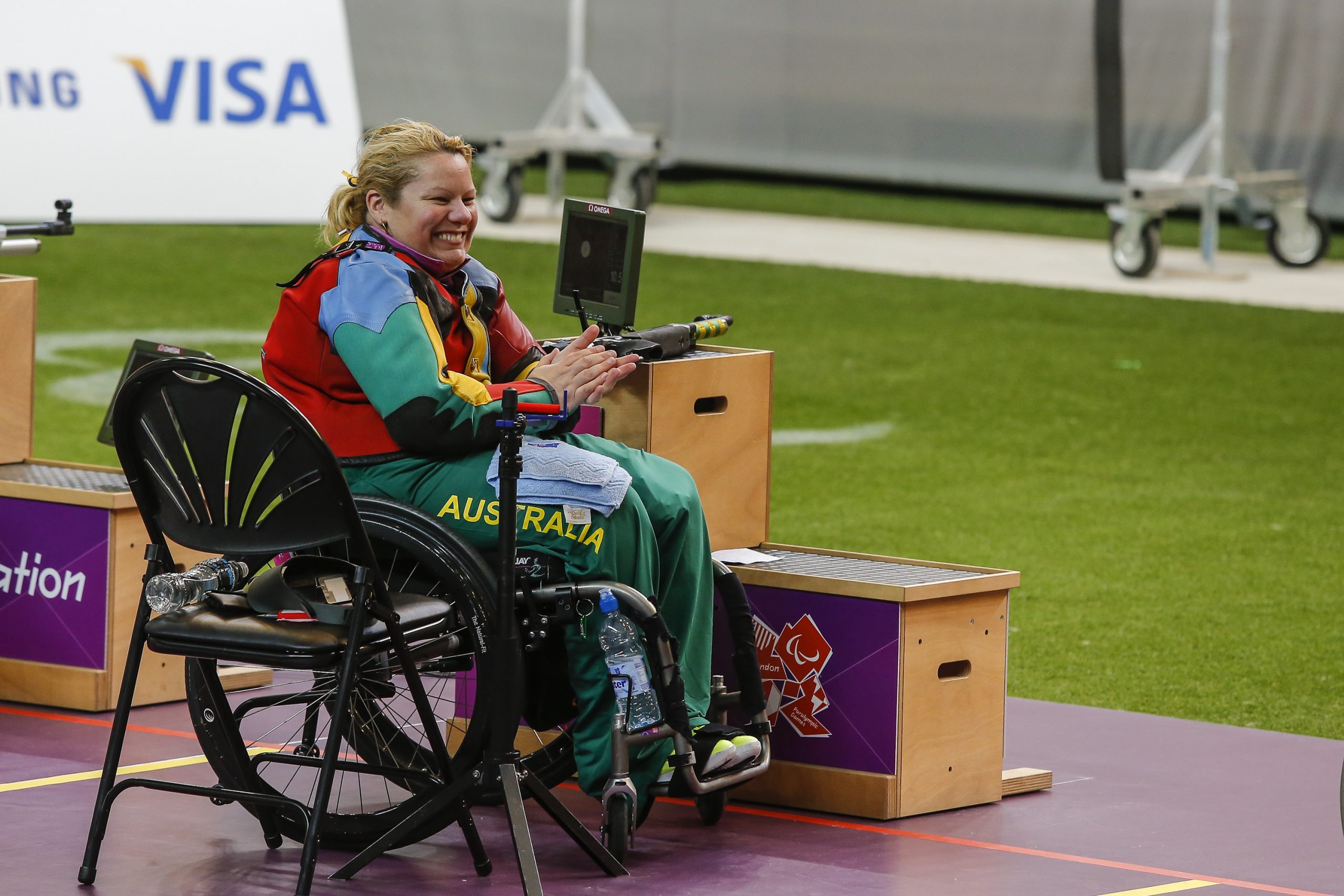 Smith smashes Australian record en route to gold image
