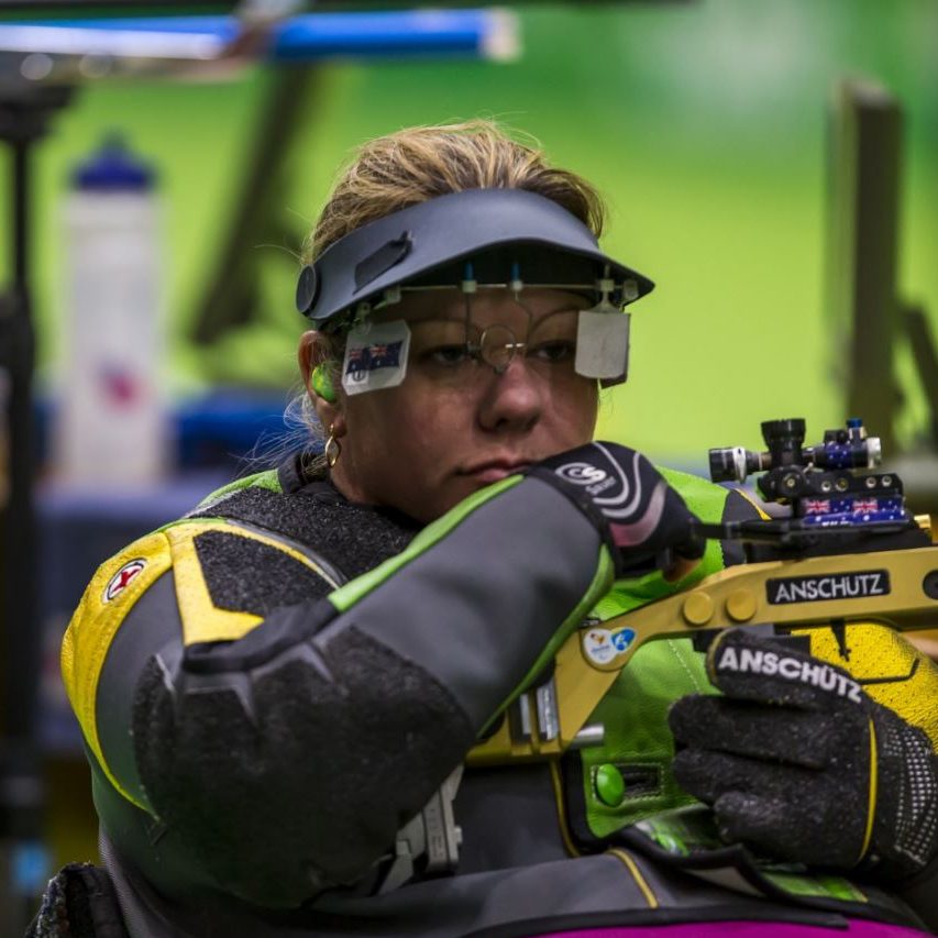 Smith, Kosmala miss shooting medals on day one image