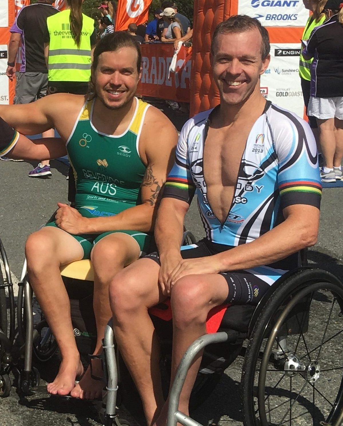 Para-triathletes show golden form in Robina image