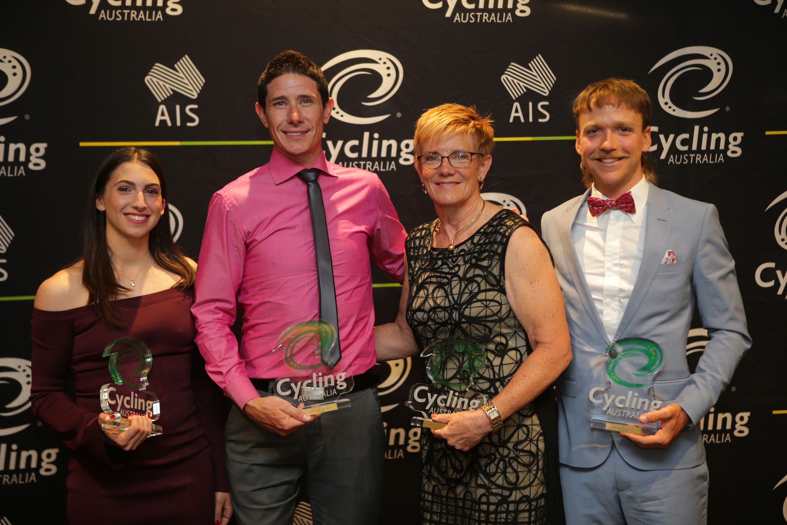 Para-cyclists celebrated at star-studded awards image
