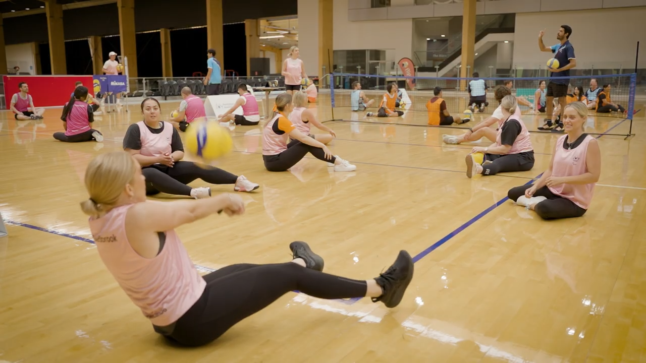 Para-Touch-Cup-Group-Action-Shot